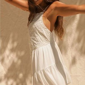 Cute boho style Lulus dress. Love the style, didn’t fit me right. Never worn.